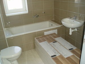Kúpeľňa s WC v nových nájomných bytoch